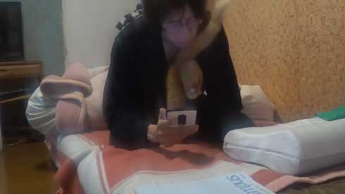 内臓を食い破るタイプ 猫 カンガルー 番長 胸元 すっぽり 侵入