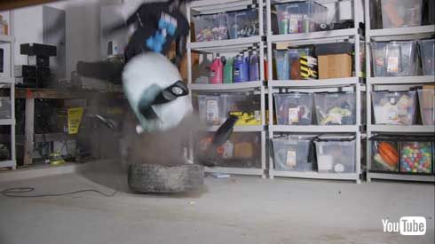 エアバッグ 上に 座る 実験 YouTube スローモーション