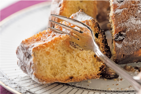 切ったクグロフの写真