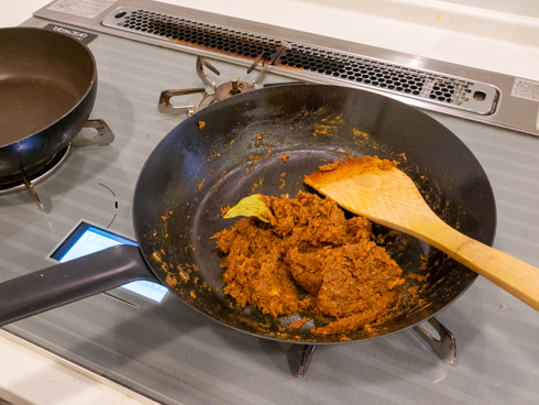 完成したカレーペースト