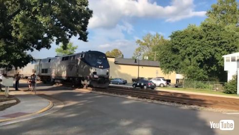 海外 YouTube アメリカ 貨物列車 ディーゼル機関車 アムトラック オートトレイン