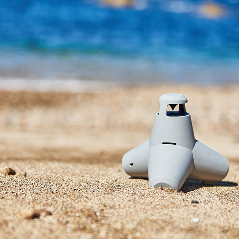 海辺の「TETRAPOD SPEAKER」