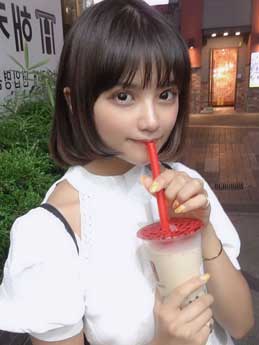 自粛 理想 現実 ギャップ 顔芸 写真 ヴィエンナ 同一人物