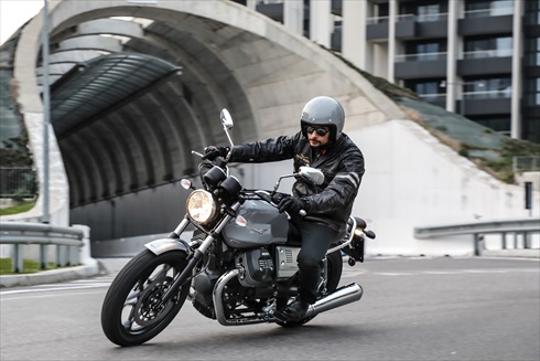 モト・グッツィ「V7IIIシリーズ」