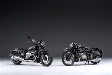 BMW「R18」（左）とBMW「R5」（右）