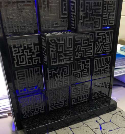 ラピュタ 動く壁 黒御影石 手作り 手彫り 制作 ジブリ 石屋