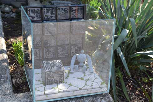 ラピュタ 動く壁 黒御影石 手作り 手彫り 制作 ジブリ 石屋