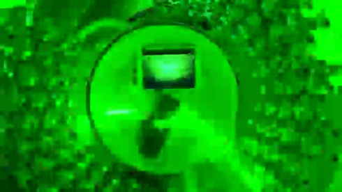 洗濯槽内にモニターが置かれ、明るく光る