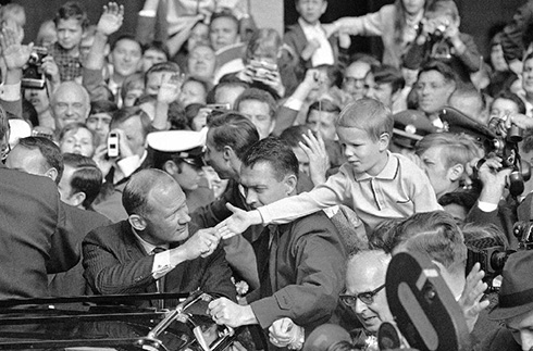 1枚の平面写真から立体画像を出力する技術　バージニア工科大学などが発表