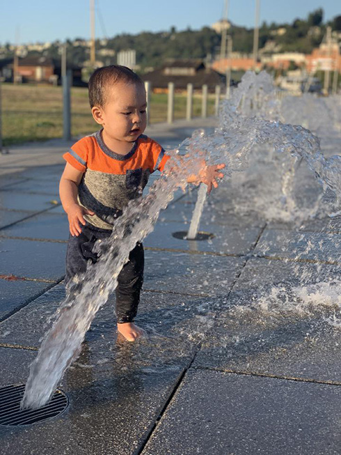 1枚の平面写真から立体画像を出力する技術　バージニア工科大学などが発表