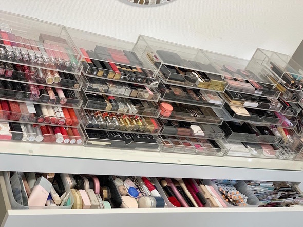 無印良品のケースとニトリの鏡で作ったドレッサーが便利そう 簡単に