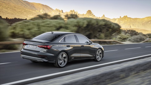 アウディ「A3 Sedan」