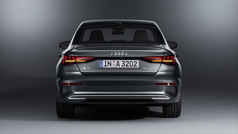 アウディ「A3 Sedan」