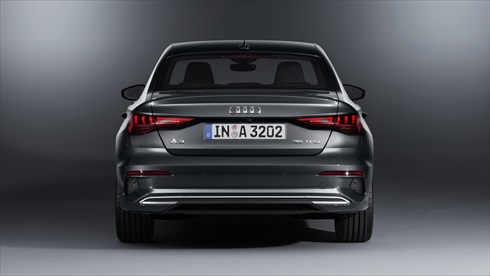 アウディ「A3 Sedan」