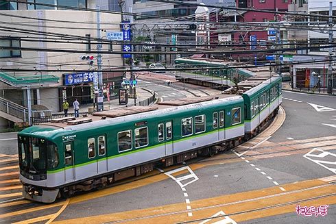 海外 鉄道 路面電車 ライトレール 台湾 淡海 無架線 高架 京阪