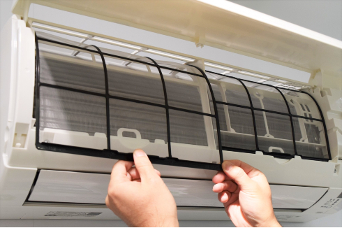 エアコンのスイッチオン