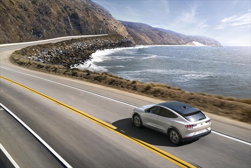 フォード「マスタング マッハE」