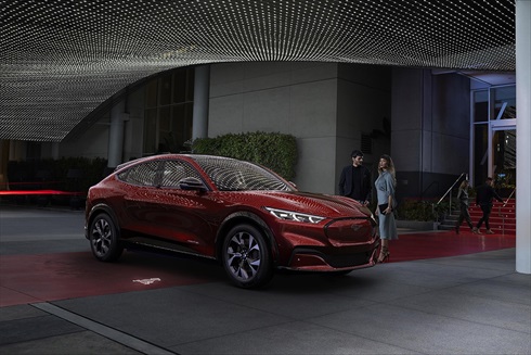 フォード「マスタング マッハE」