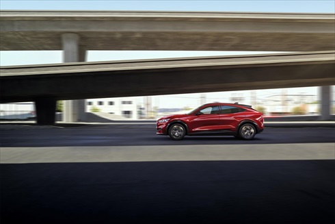 フォード「マスタング マッハE」