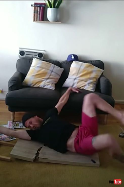 「子供の回転キック」「消毒してからパンチ」　スタントマンが自粛しながら戦うリレー動画