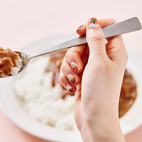 揚げたてサクサクの衣に仕上げた「意外とおしゃれなエビフライ折りたたみ傘」が登場