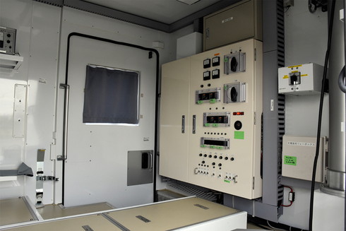 ヤフオク 移動基地局車