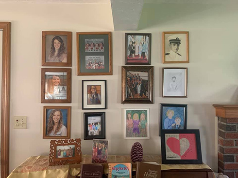 何日後にバレるか　家の写真が少しずつクレヨンの絵に置き換わるイタズラが楽しい