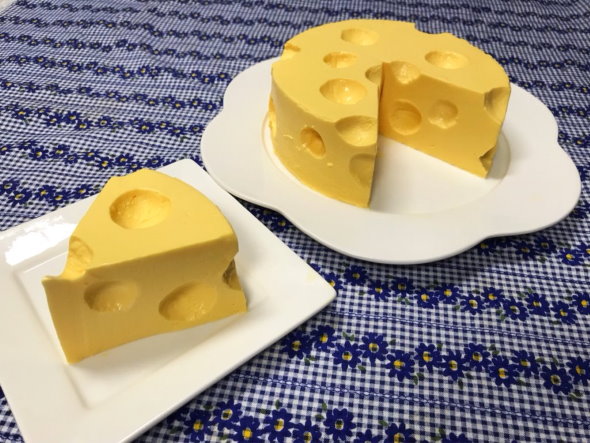 チーズケーキ トムとジェリー 穴 漫画 アニメ エメンタール