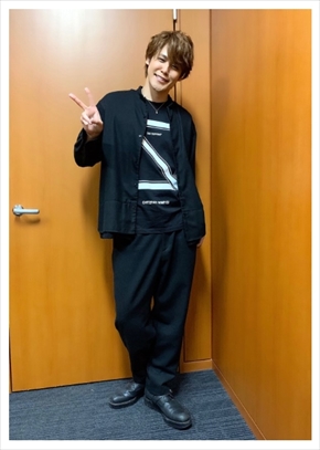 宮野真守 ブログ マモ ヒゲ 外出自粛 髪 ワイルド