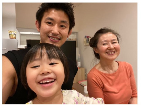 才賀紀左衛門 あびる優 娘 母の日 離婚 親権