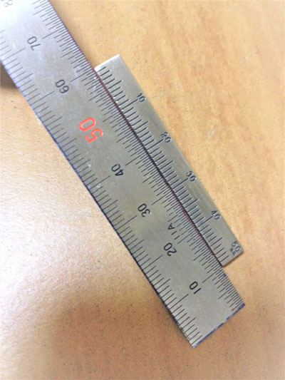 定規ネクタイピン