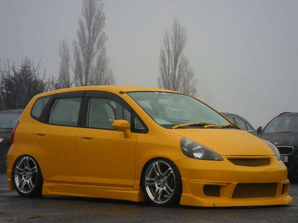 フィット 魔改造 ヴィトン