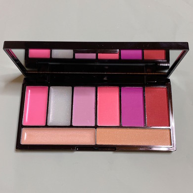 大人の可愛げメイクができる完璧コスメ4点セット