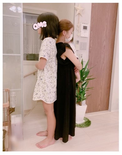 辻希美 長女 脚 背