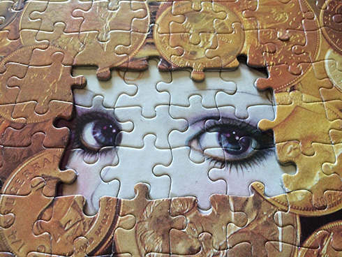 「鉄の馬」やダ・ヴィンチとゴッホの融合　別々のジグソーパズルで作られたシュールアート作品