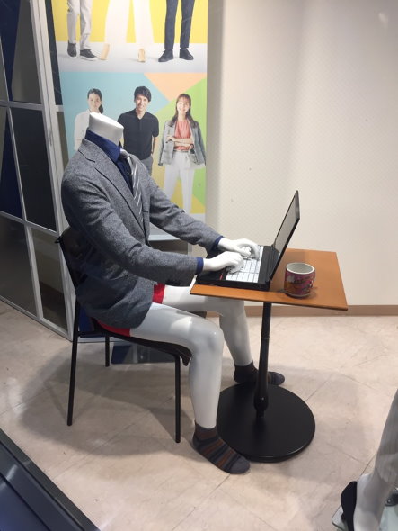 洋服の青山 青山商事 マネキン テレワーク 下着 スーツ