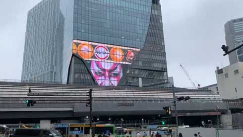 スシロー 創業祭 広告 回転寿司 すしで笑おう 未来 渋谷スクランブル交差点 地下道