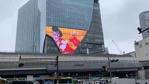 スシロー 創業祭 広告 回転寿司 すしで笑おう 未来 渋谷スクランブル交差点 地下道