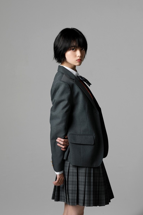 平手友梨奈 さんかく窓の外側は夜 自撮りリレー企画