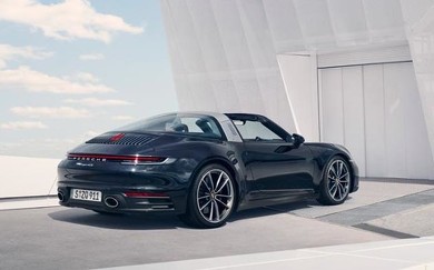 ルーフは全自動で開閉可能