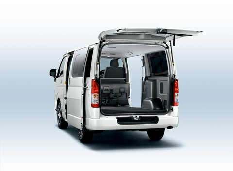 ハイエース カスタム 伊勢谷友介