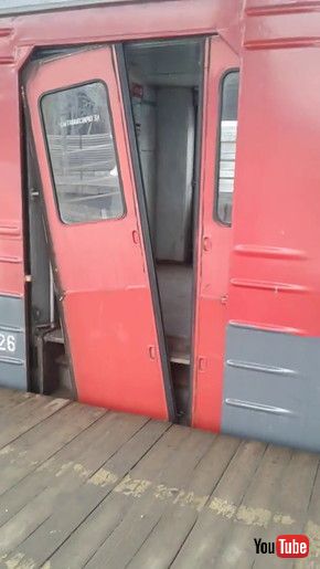 ロシア 鉄道 ドア 故障