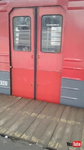 ロシア 鉄道 ドア 故障