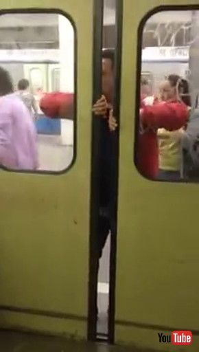 ロシア 鉄道 ドア 故障