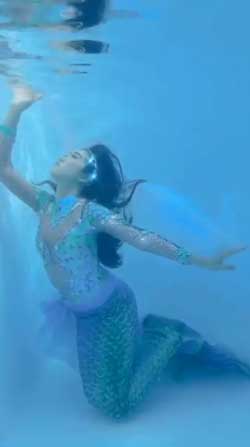人魚 尻尾 泳ぐ シーラカンス 関西人魚会 マーメイド ステキ 美しい