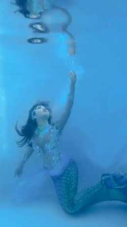 人魚 尻尾 泳ぐ シーラカンス 関西人魚会 マーメイド ステキ 美しい