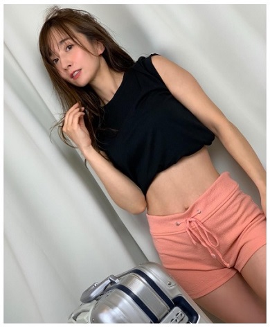 山川恵里佳 腹筋 アクセス 家トレ
