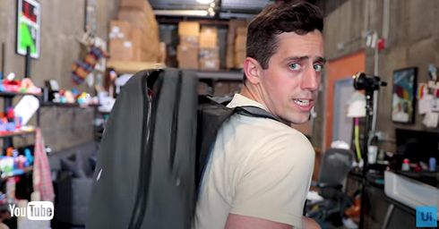 ハンドスピナーみたいに回転するバックパック　発明家が発表したちょっとだけ欲しくなる珍発明