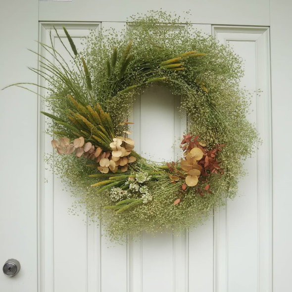 リース 雑草 草むしり 庭 陶芸家 奥村巴菜