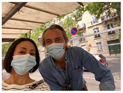 中村江里子 夫 夫婦 パリ マルシェ 外出解禁